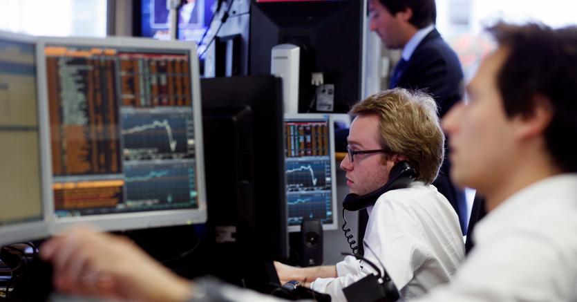 Europa scoraggiata da Wall Street. Focus su Fca male Buzzi Il